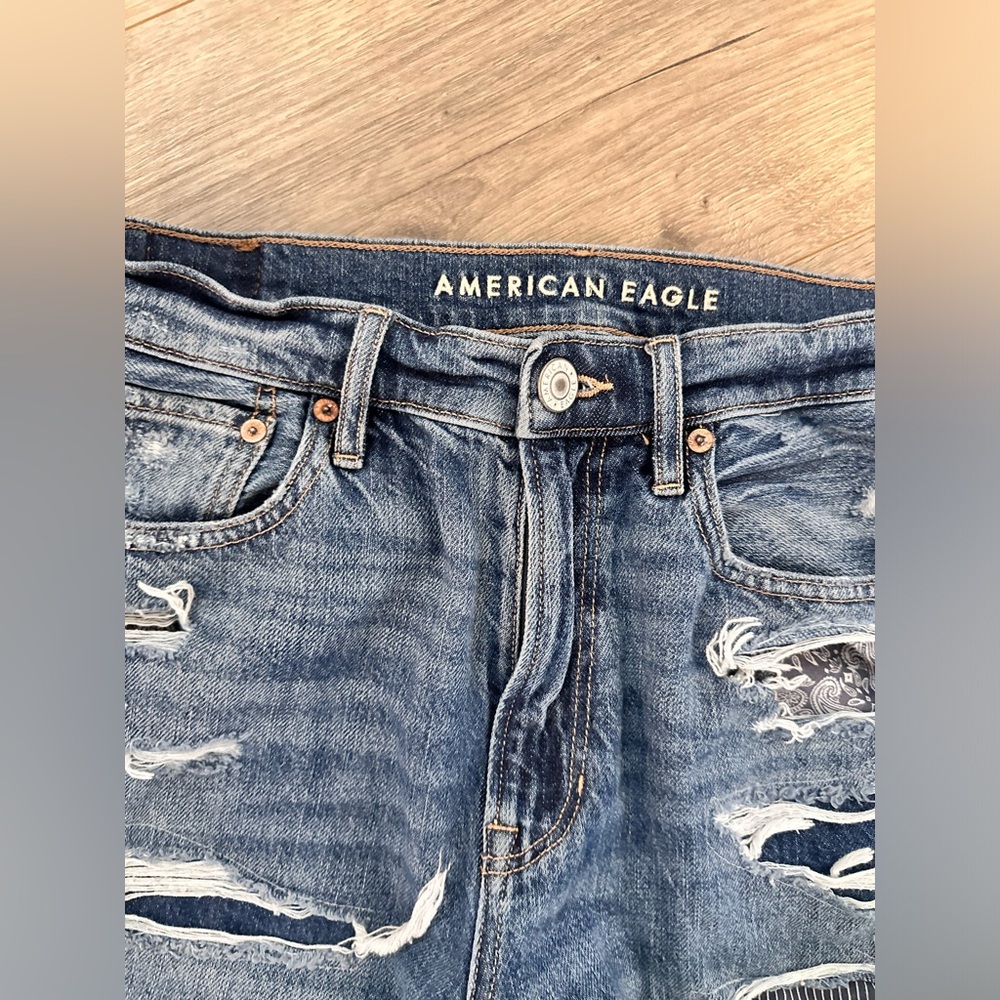 10 S petite American Eagle AEO ripped frayed boyfriend jeans deconstructed 90s - Picture 3 of 6